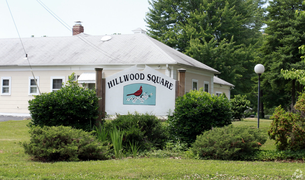 Building Photo - Hillwood Square