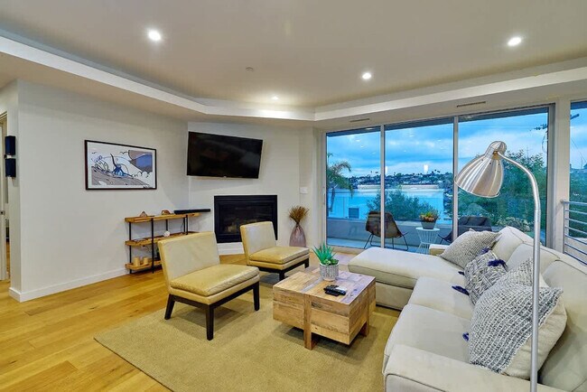 Foto del edificio - 2310 Edinburg Ave