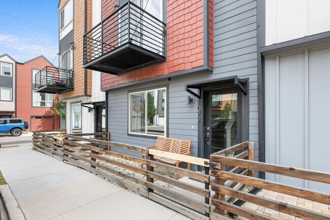 Building Photo - 1072 Eaton St