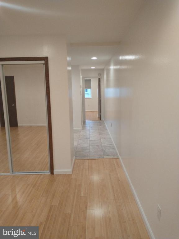 Foto del edificio - 1529 W Porter St