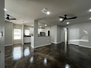 Building Photo - 705 County Rd 326 E