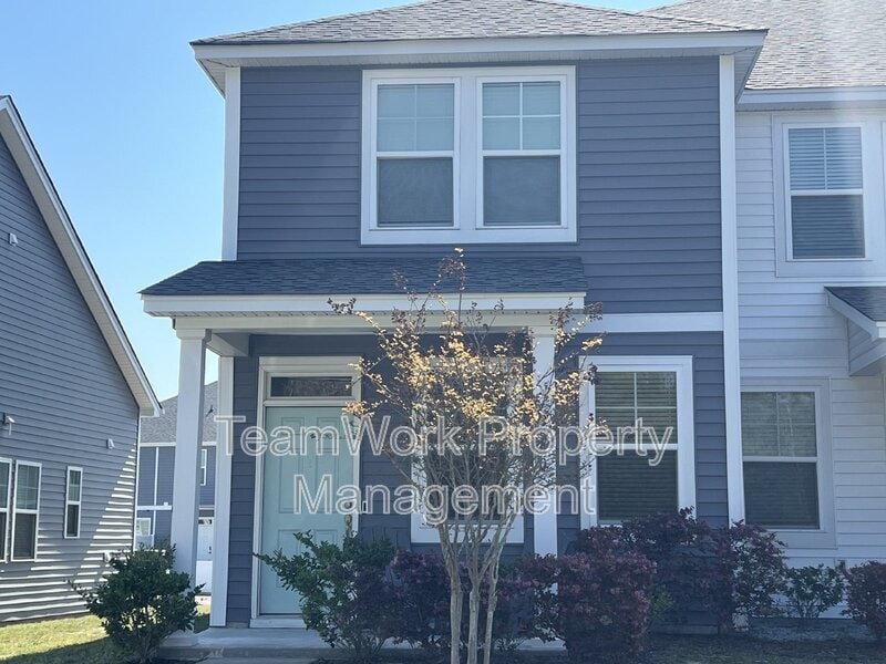 Primary Photo - 3950 Hillyard St
