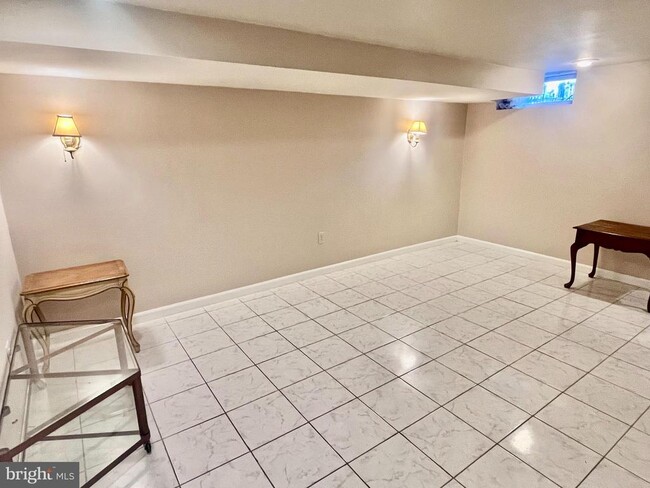 Foto del edificio - 628 N Columbus St