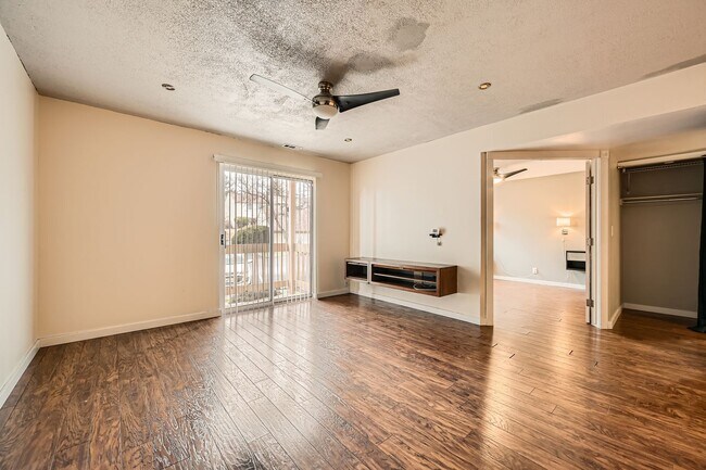 Building Photo - Main level Two Bedroom in Cheyenne Mountai...