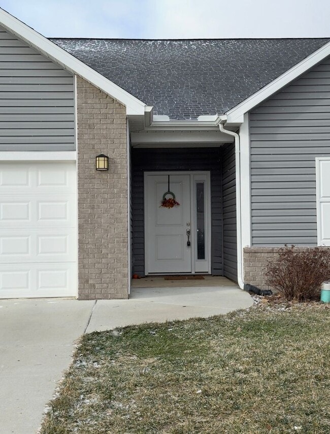 Building Photo - South Side...Newer 3 Bedroom 2 Bath House