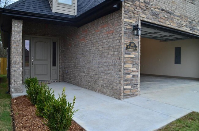 Foto del edificio - 1802 SW Riverstone Rd