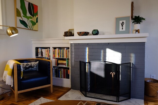 Building Photo - Central Tacoma 3 Bed 2 Bath 2 Story Home