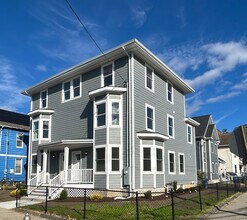 Building Photo - 388 William St