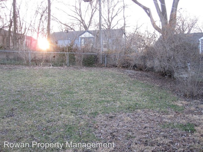 Building Photo - 3 br, 1.5 bath House - 8518 Sleepy Hollow