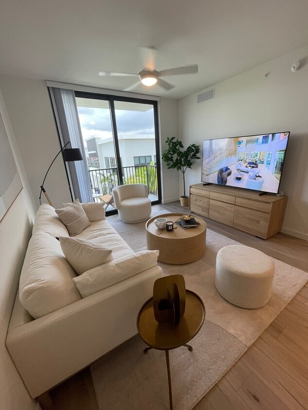 Foto principal - 520 W 79th St
