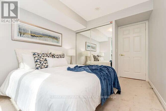 Photo du bâtiment - 30 Grand Trunk Crescent