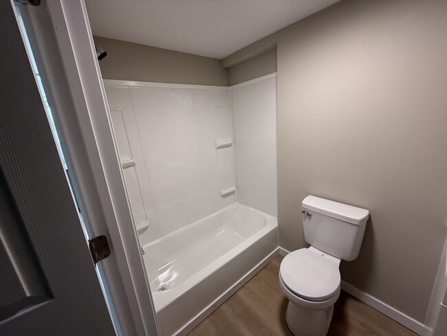 Building Photo - 104 Ball St