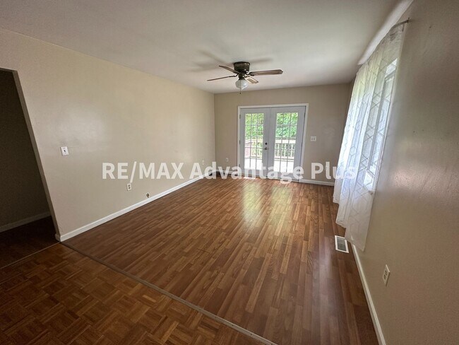 Foto del edificio - 9906 Green Bay Rd