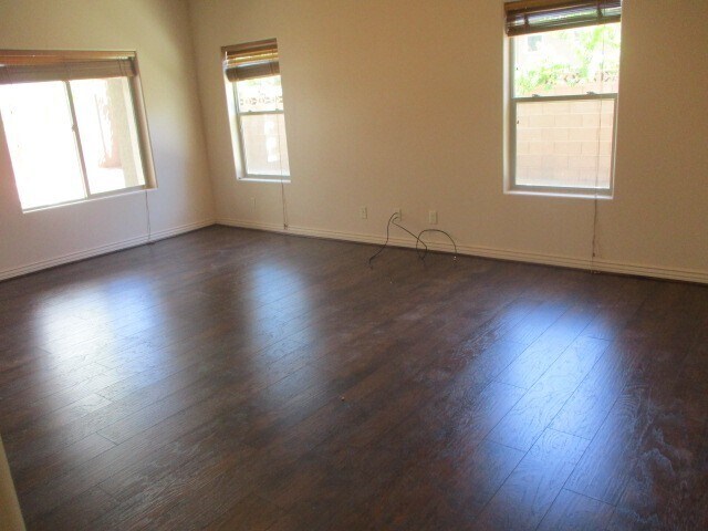 Foto del edificio - 3 Bedroom 2 bath Single Level - Single Family Home
