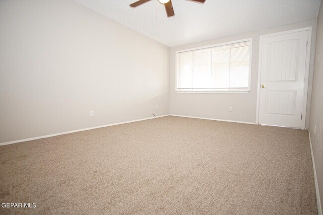 Foto del edificio - 3321 Dungarvan Dr