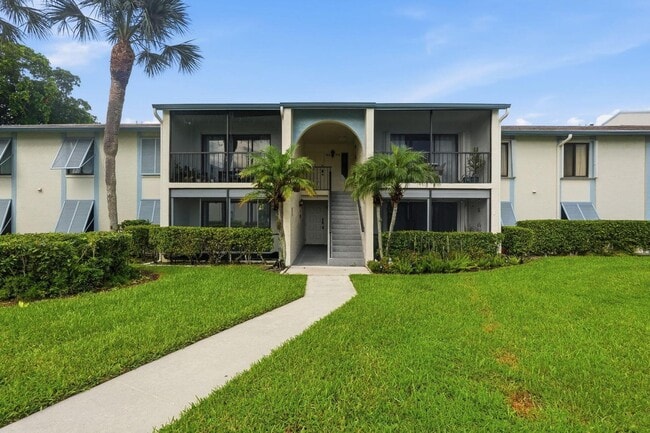 Building Photo - 1104 Green Pine Blvd