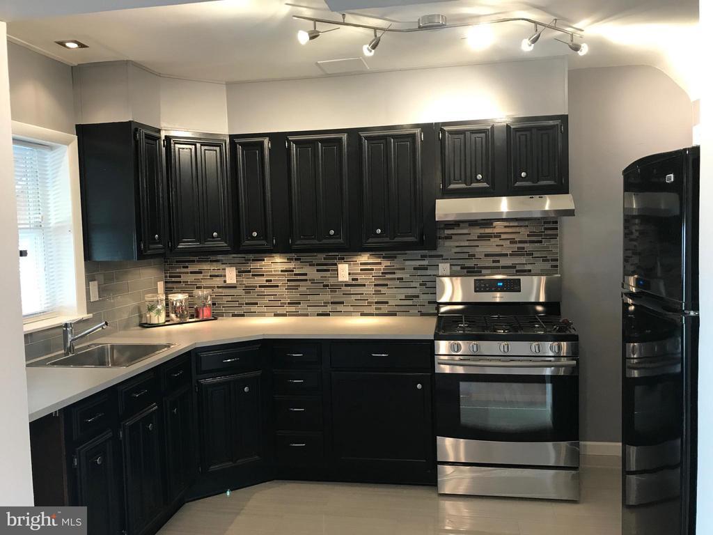 7207 Guyer Ave, Philadelphia, PA 19153 Townhome Rentals in