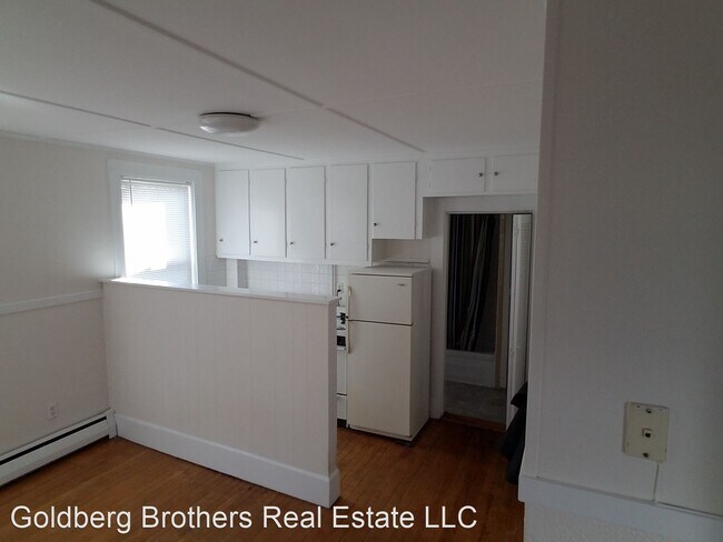 Building Photo - 32 Railroad Ave
