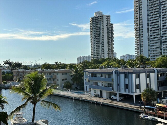 Foto del edificio - 3601 NE 170th St