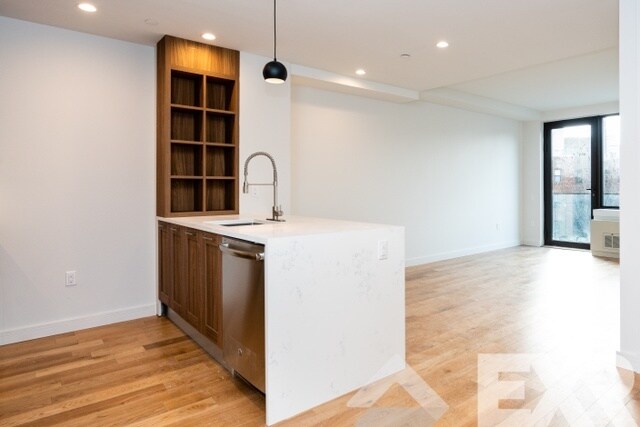 Foto principal - 1825 Ocean Ave