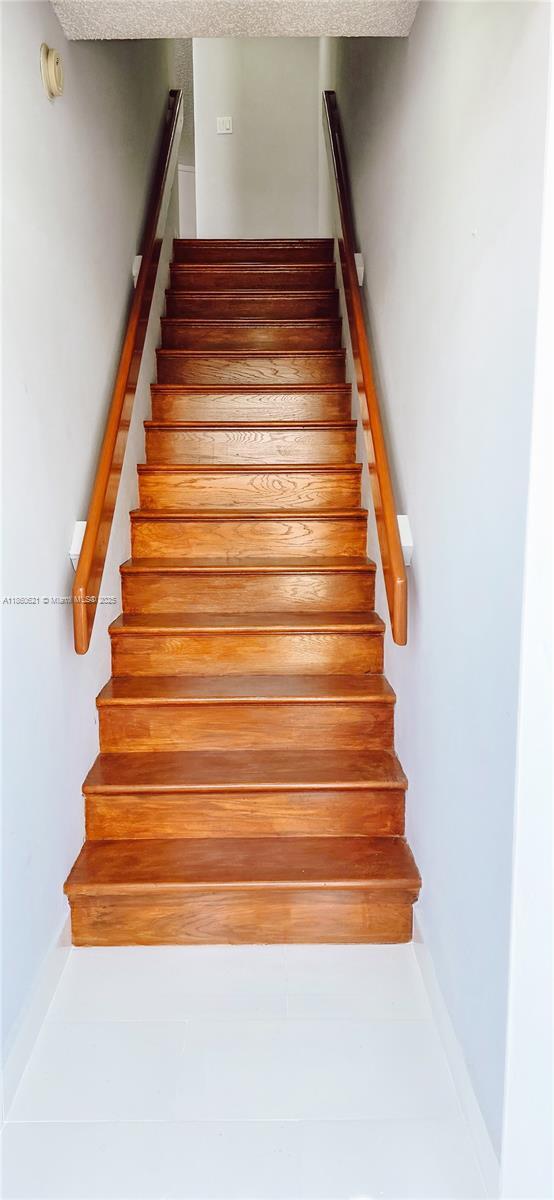 Foto del edificio - 1100 SW 104th Ct