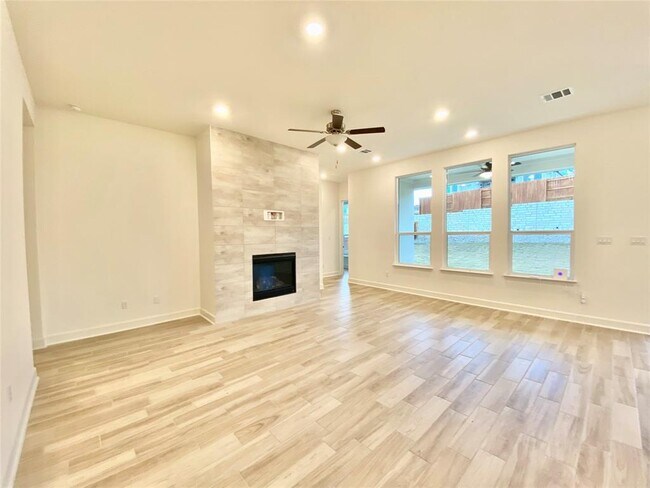 Foto del edificio - 6009 Cimarron Rdg Ln