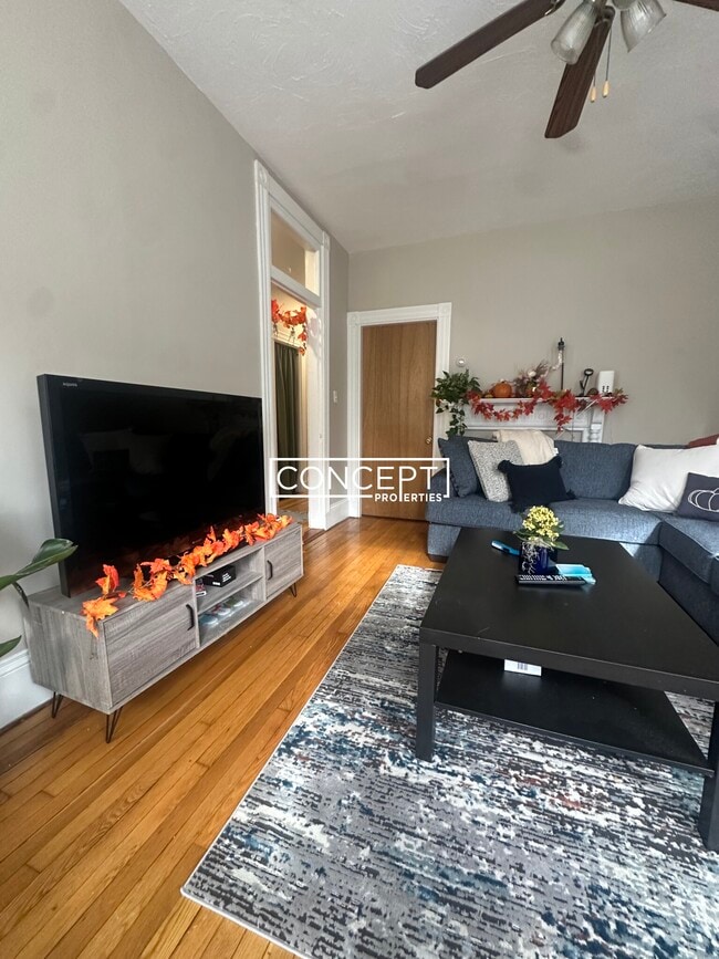 Building Photo - 66 Calumet St