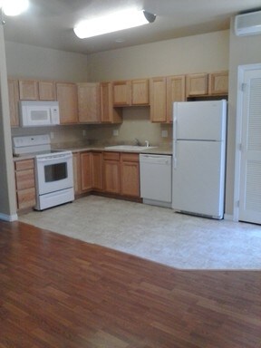 Building Photo - 252 Writers Way