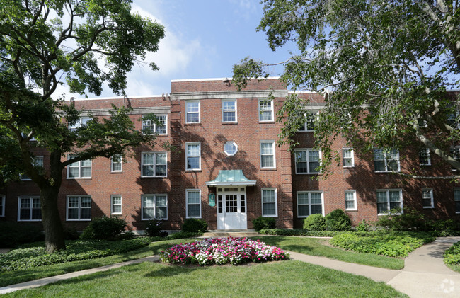 Building Photo - Lyon Village Apts