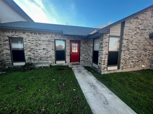 Building Photo - 1204 Blackjack St