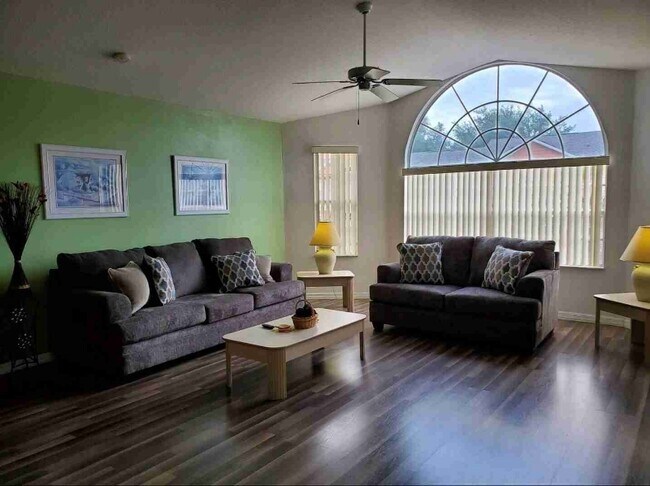 Foto del edificio - 3158 Britannia Blvd