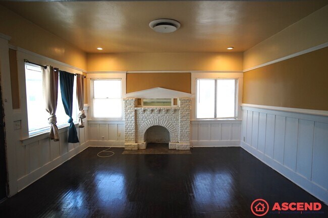 Foto del edificio - Charming 3BR/2BA Home in the Heart of Downtown Bakersfield