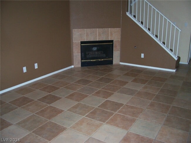 Building Photo - 2204 Silver Pine Dr