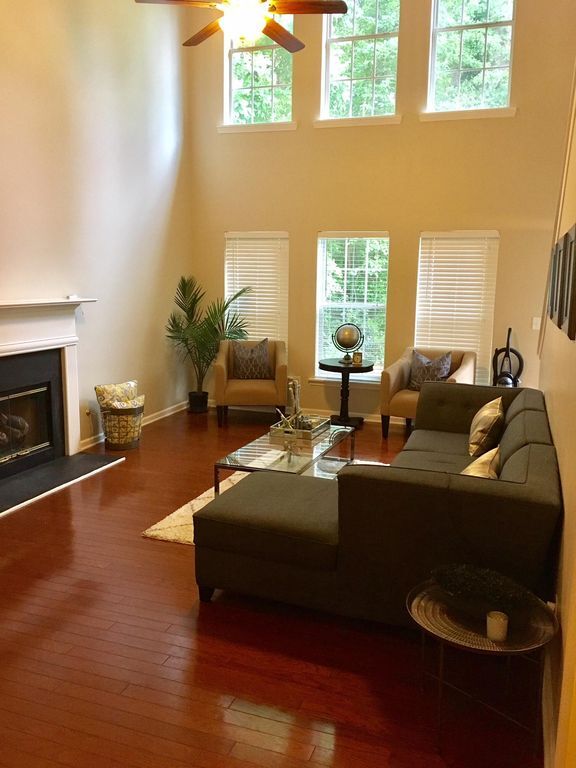 Primary Photo - 1380 Gates Cir SE