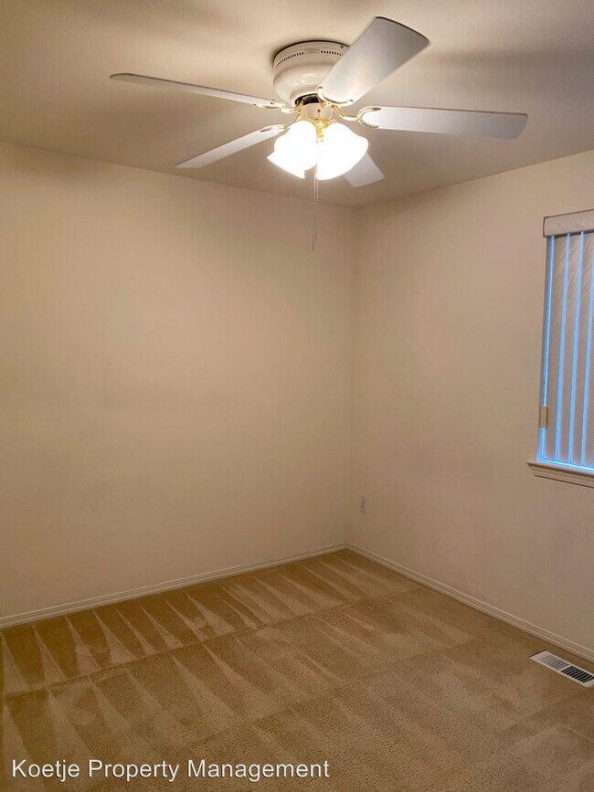 Building Photo - 3 br, 2.5 bath House - 1495 SW 9th Ave