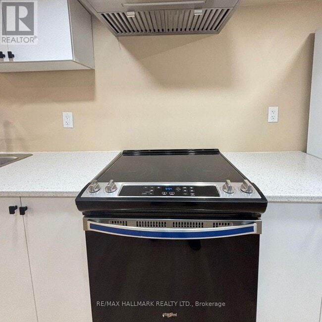 Photo du bâtiment - 359 Salisbury Ln