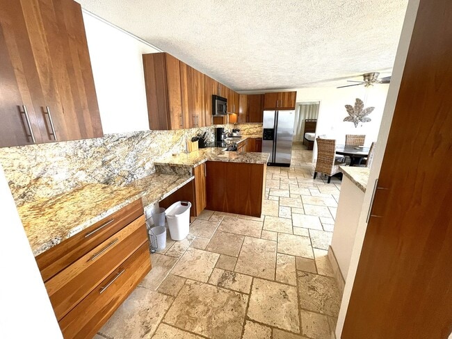 Building Photo - Maui Meadows Luxury Estate - Furnished 3 Bed/2 Bath Downstairs unit