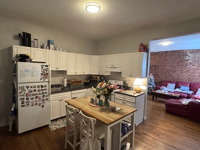 Foto del edificio - 31 Stearns Rd