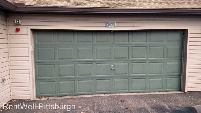 Building Photo - 1261 Stanford Ct