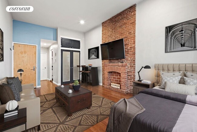 Building Photo - 453 W 43rd St