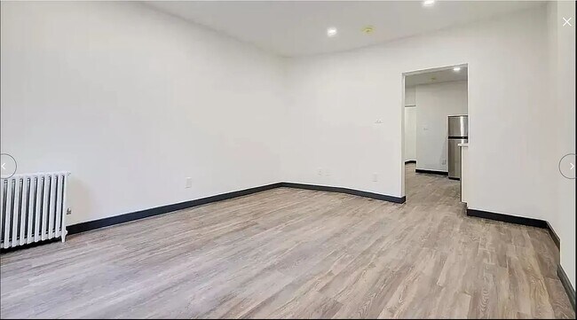 Foto del edificio - 439 W 46th St