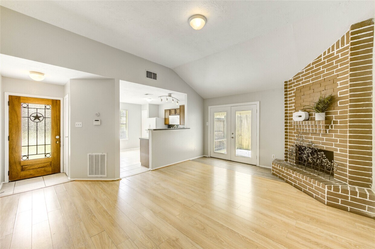 Foto principal - 5207 Beaverhill Dr