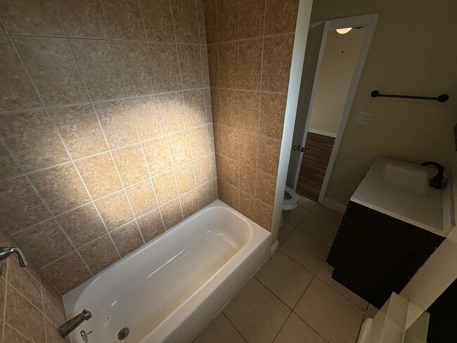 Foto del edificio - 1336 W 73rd St