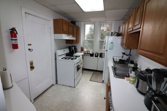 Building Photo - 44 Longwood Ave