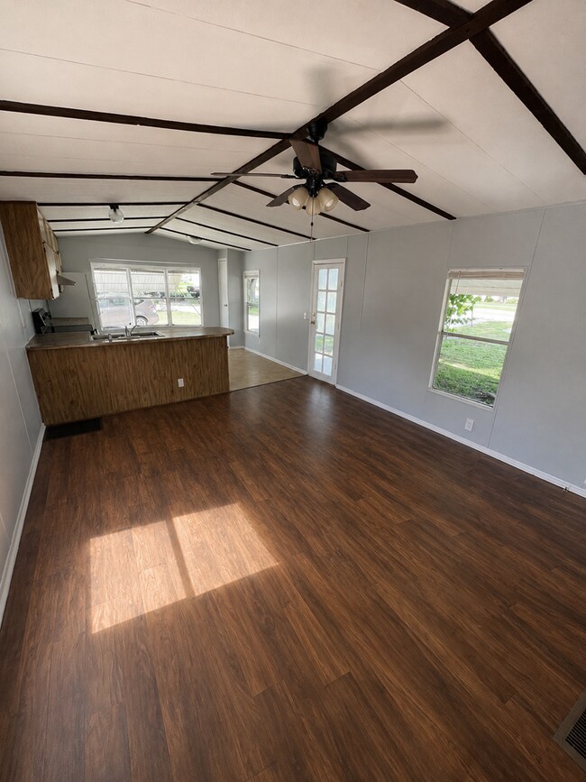 Foto del edificio - 32613 Whaleys Loop