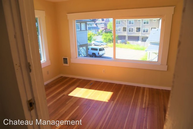 Building Photo - 4 br, 2 bath House - 110 NW 23rd St.