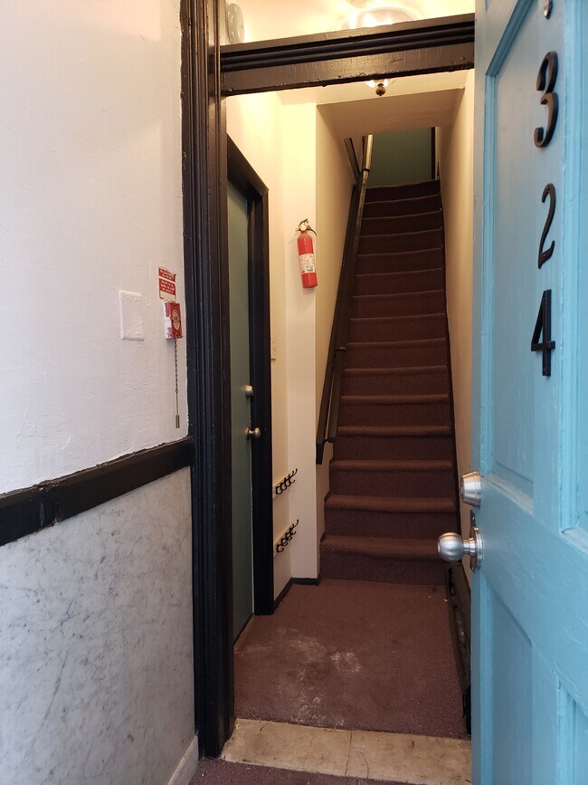 Foto del edificio - 324 N 18th St