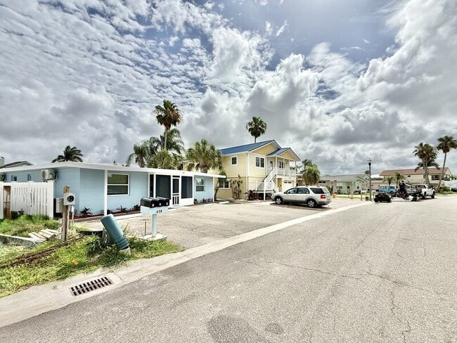 Building Photo - 638 180th Ave E