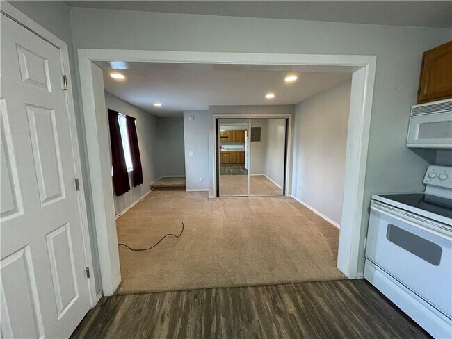 Foto del edificio - 269 E Pickens Rd
