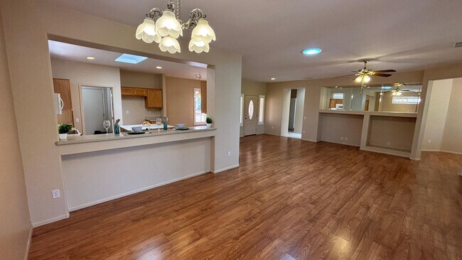 Foto del edificio - 15138 W Las Brizas Ln